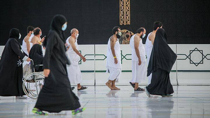 پشاور کے عمرہ زائرین کیلئے ویکسی نیشن کے بغیر سفر کی تاریخ میں توسیع کر دی گئی